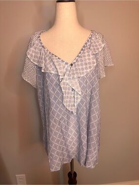 Sz L Tommy Hilfiger flutter sleeve print blue white blouse mixed media